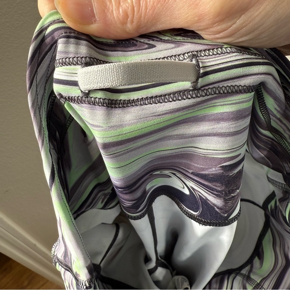 Lululemon Base Pace High-Rise Crop 23" Size 14 Paint Glide Warp Multi - Picture 8 of 10